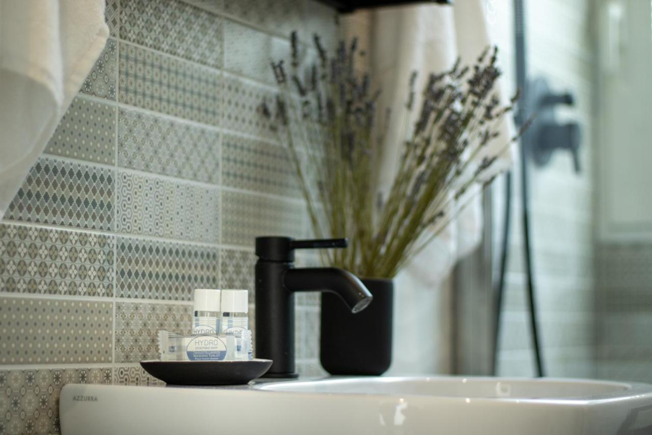 Navigli - Chic And Sophisticated Home In ميلان المظهر الخارجي الصورة