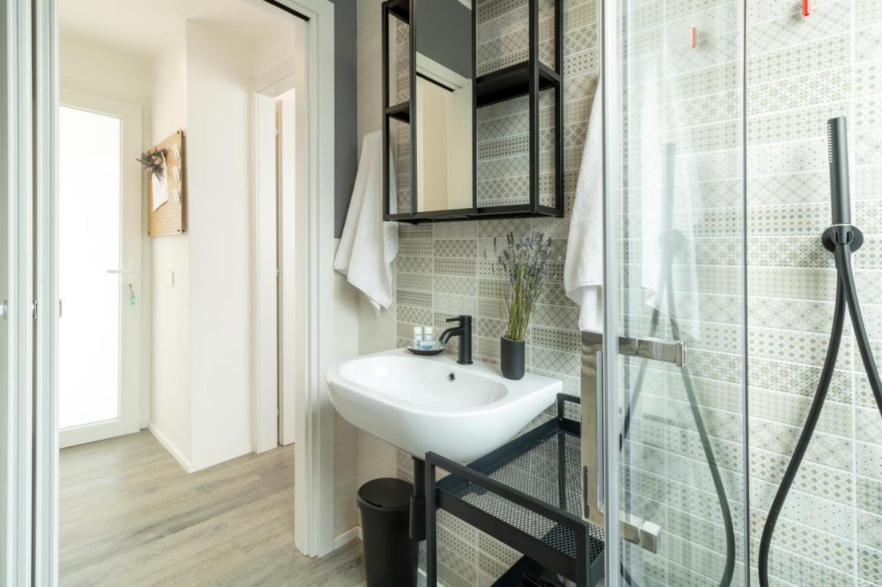 Navigli - Chic And Sophisticated Home In ميلان المظهر الخارجي الصورة